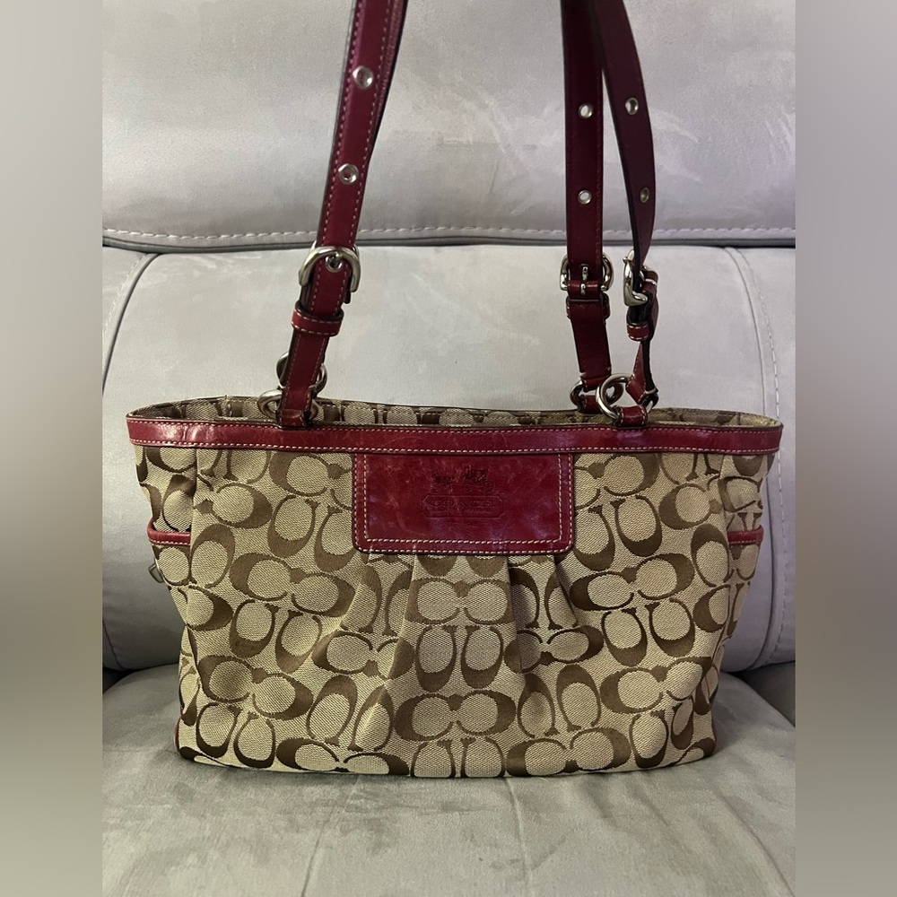 Coach shoulder bag - Picture 3 of 11